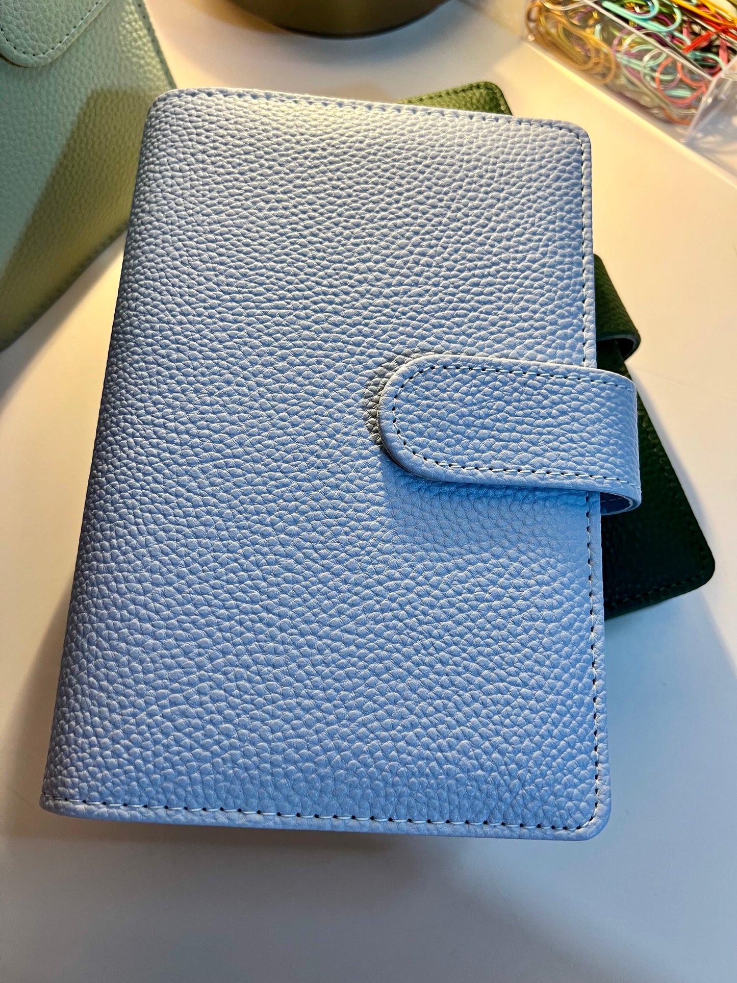 Binder A6 - Pebble mit Goldener Hardware