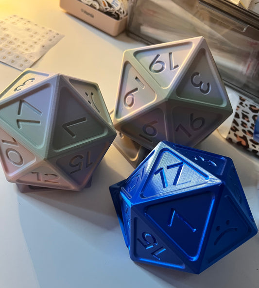 Würfelförmige Dose mit Magnet Verschluss in Wunschfarbe Fertigung nach Auftrag