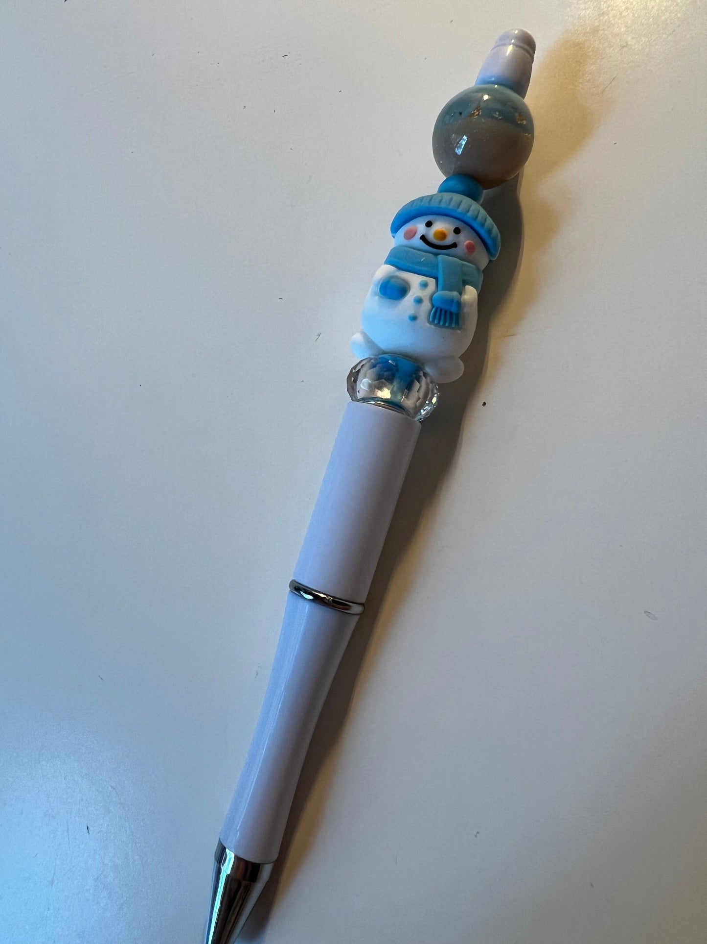 Kugelschreiber mit Perlen und Figuren